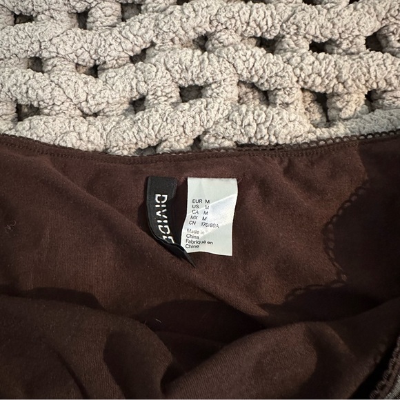 mini skirt - Picture 2 of 4